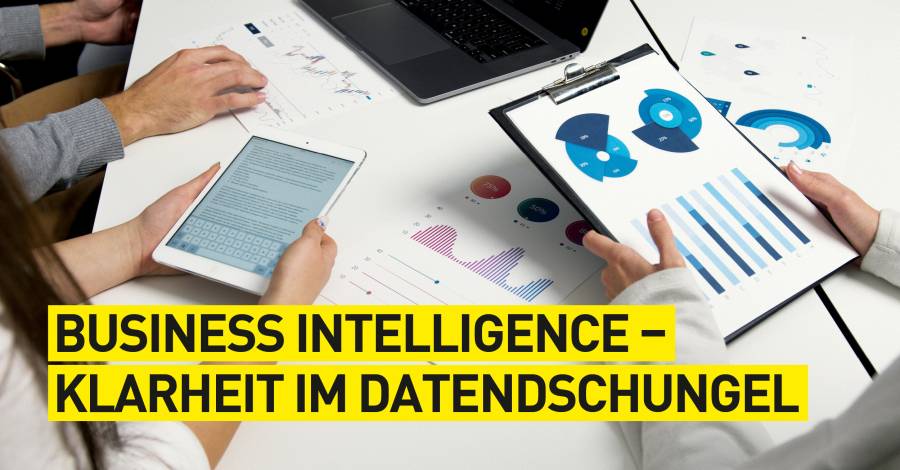 Business-Intelligence-Meeting mit Diagrammen zur Datenanalyse